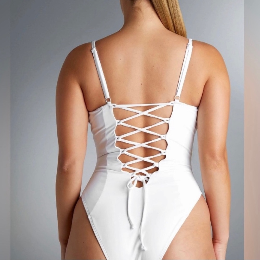 TA3 PLUNGEY Swim — Size Medium/Regular length.